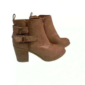 Torrid Size 7 Ankle Boots with Buckles  Brown Faux Leather Gently Used Comfy